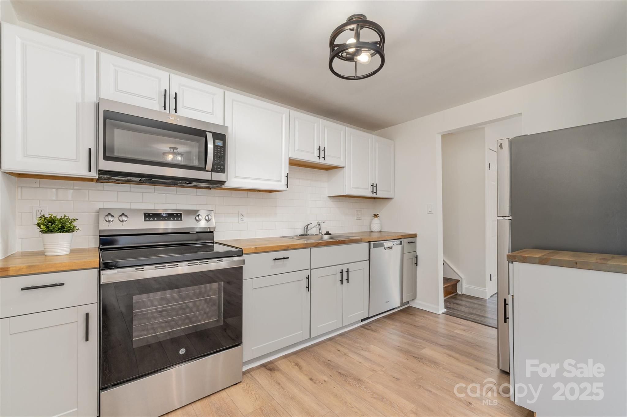 6847 Saddle Point Road Charlotte, NC 28212 - Photo 2 of 27