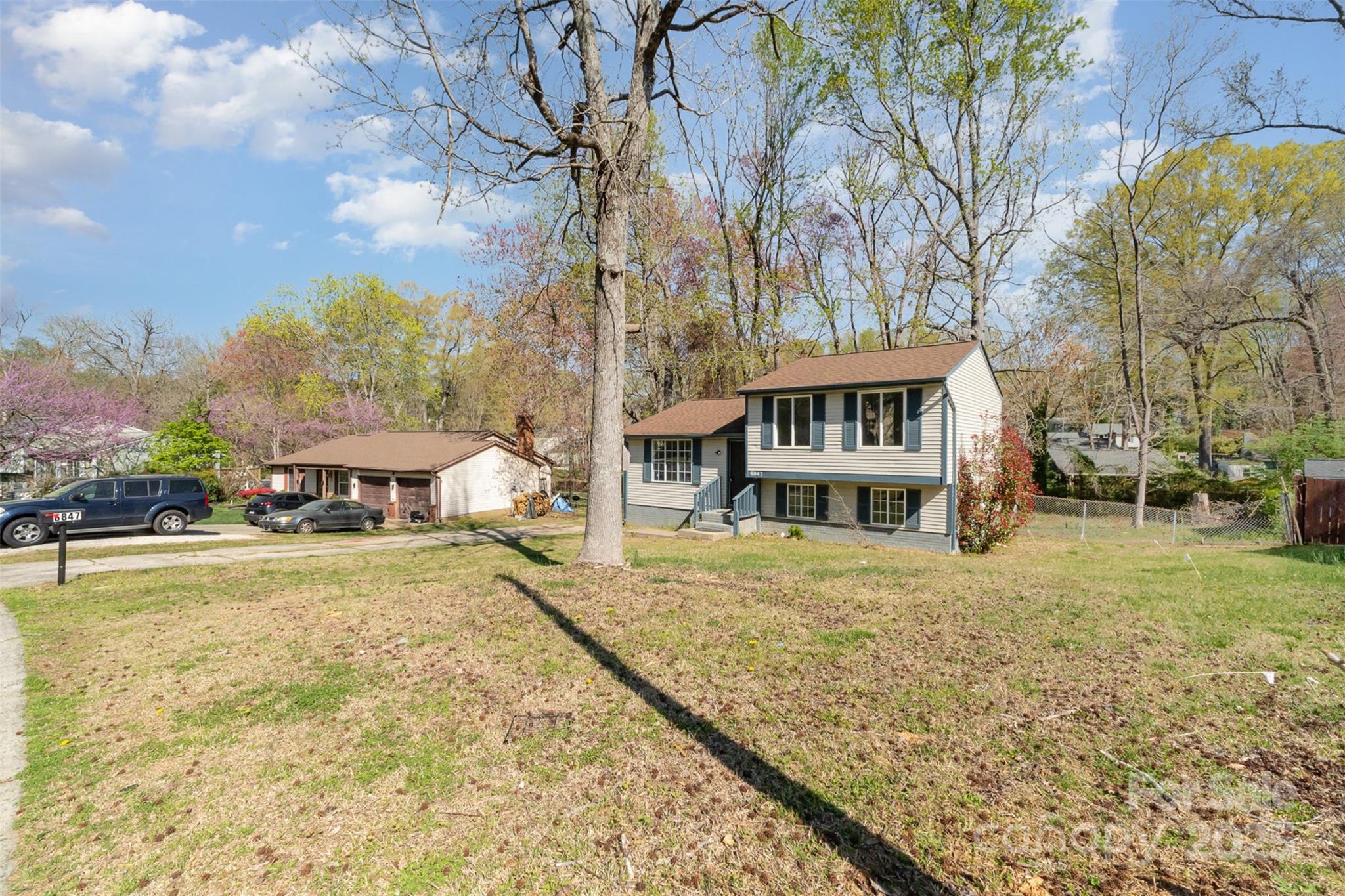 6847 Saddle Point Road Charlotte, NC 28212 - Photo 3 of 27