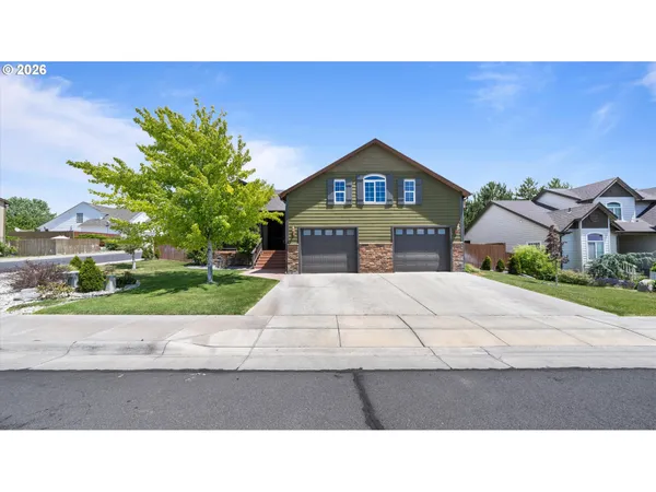 $429,900 | 2140 Northwest Dusk Drive, Hermiston, OR 97838