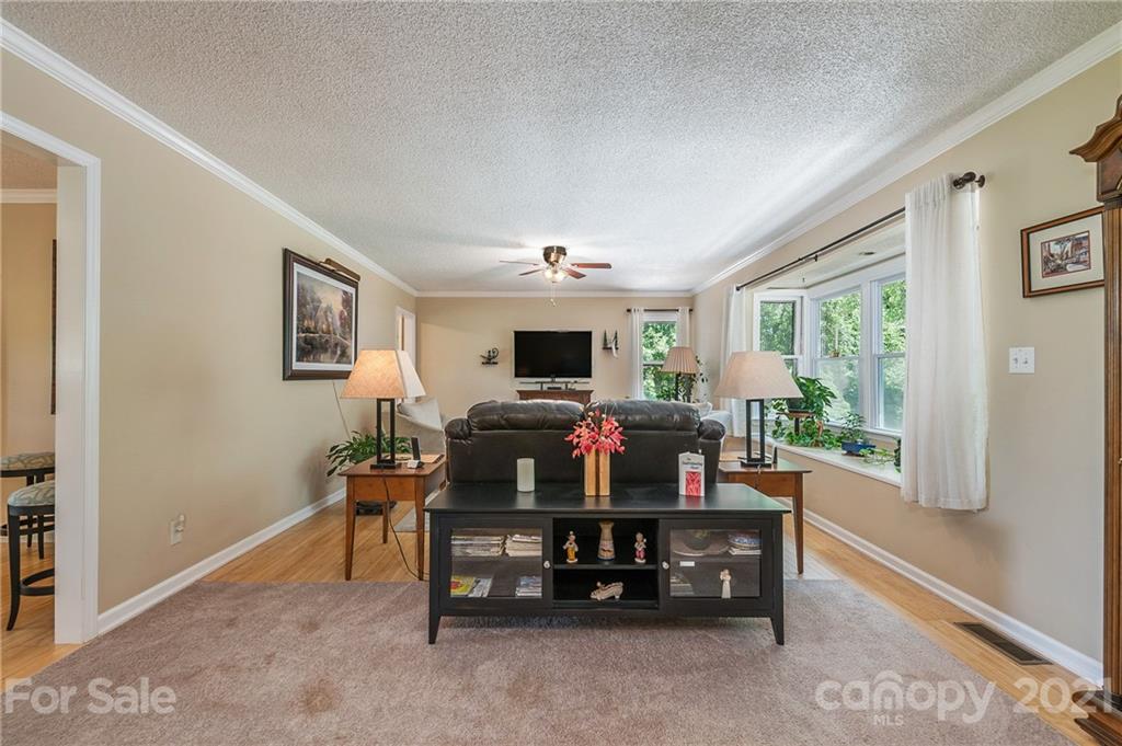 2000 Smith Dairy Road Columbus, NC 28722 - Photo 4 of 48 Gallery Image 4