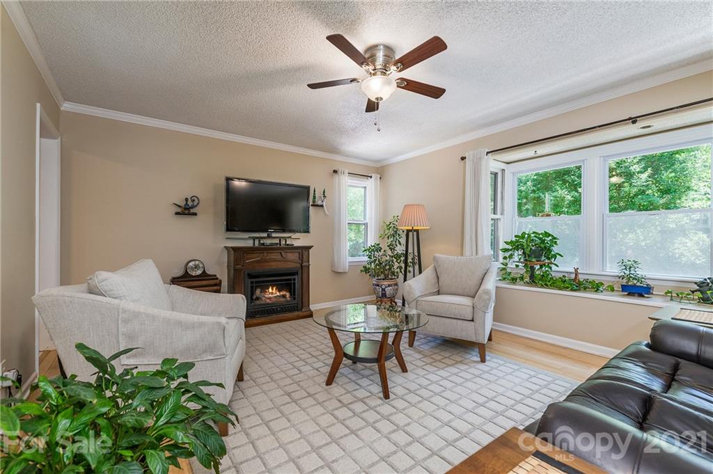 2000 Smith Dairy Road Columbus, NC 28722 - Photo 5 of 48 Gallery Image 5