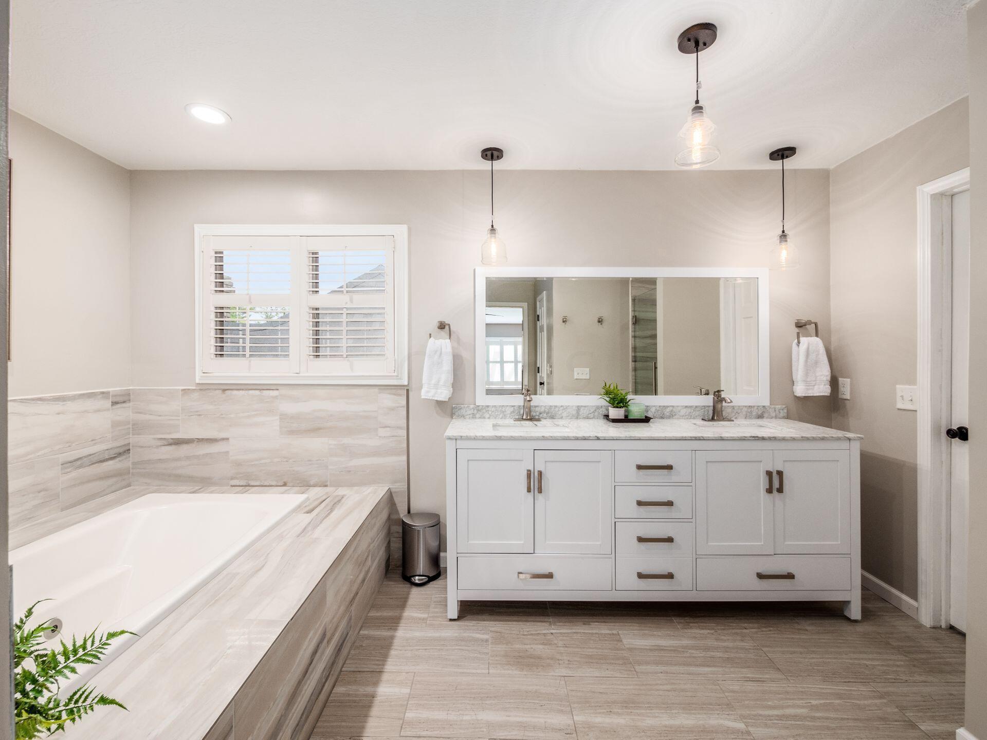 4370 Shire Landing Road Hilliard, OH 43026 - Photo 40 of 77 Owner's Bathroom