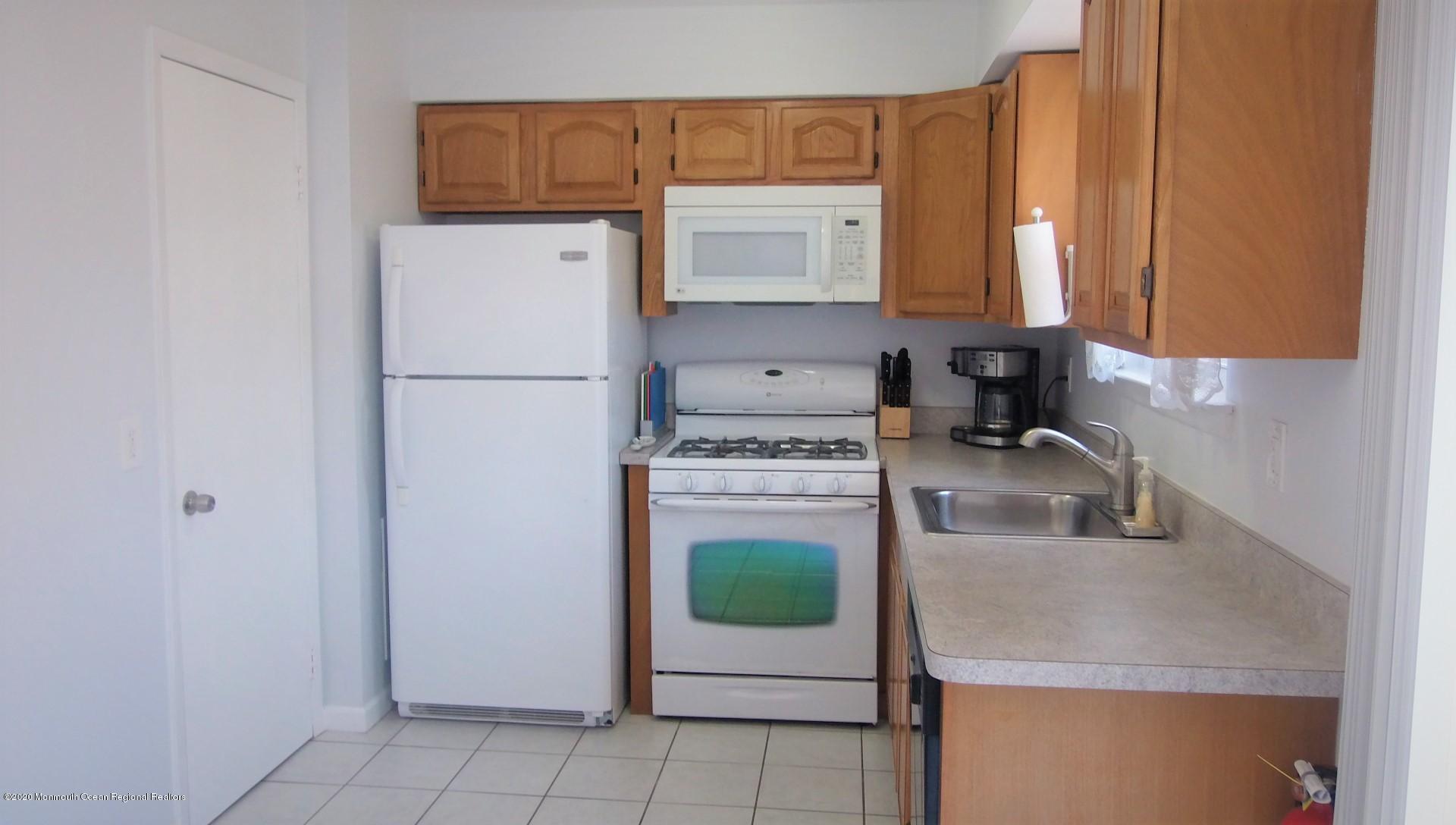 170 Greenwood Loop Road Brick, NJ 08724 - Photo 23 of 29 P1170404