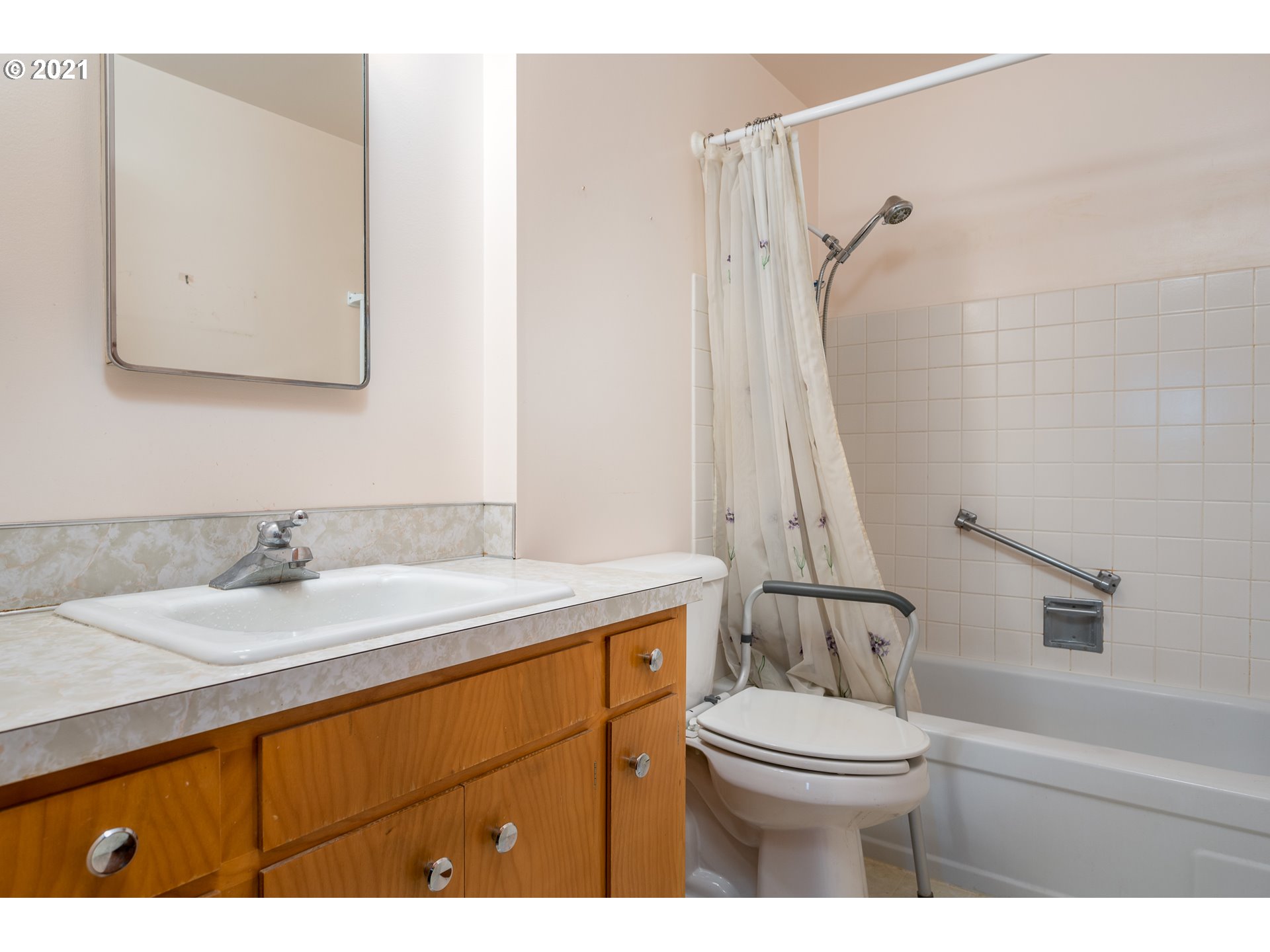 1249 Stanfield Road Woodburn, OR 97071 - Photo 14 of 21 Gallery Image 14