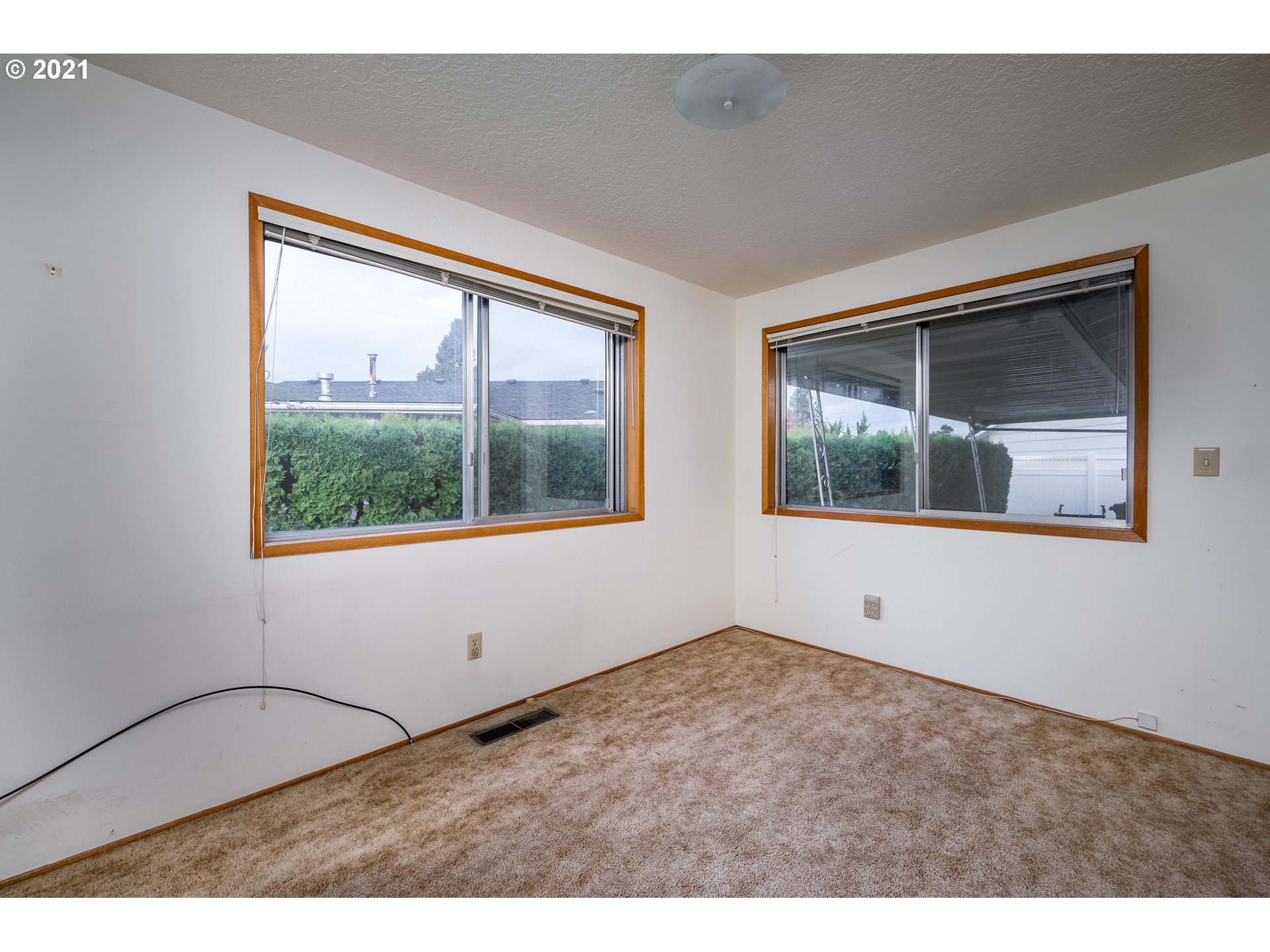 1249 Stanfield Road Woodburn, OR 97071 - Photo 16 of 21 Gallery Image 16
