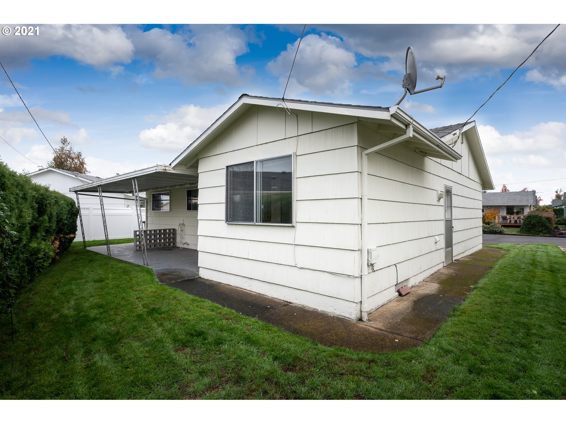 1249 Stanfield Road Woodburn, OR 97071 - Photo 19 of 21 Gallery Image 19