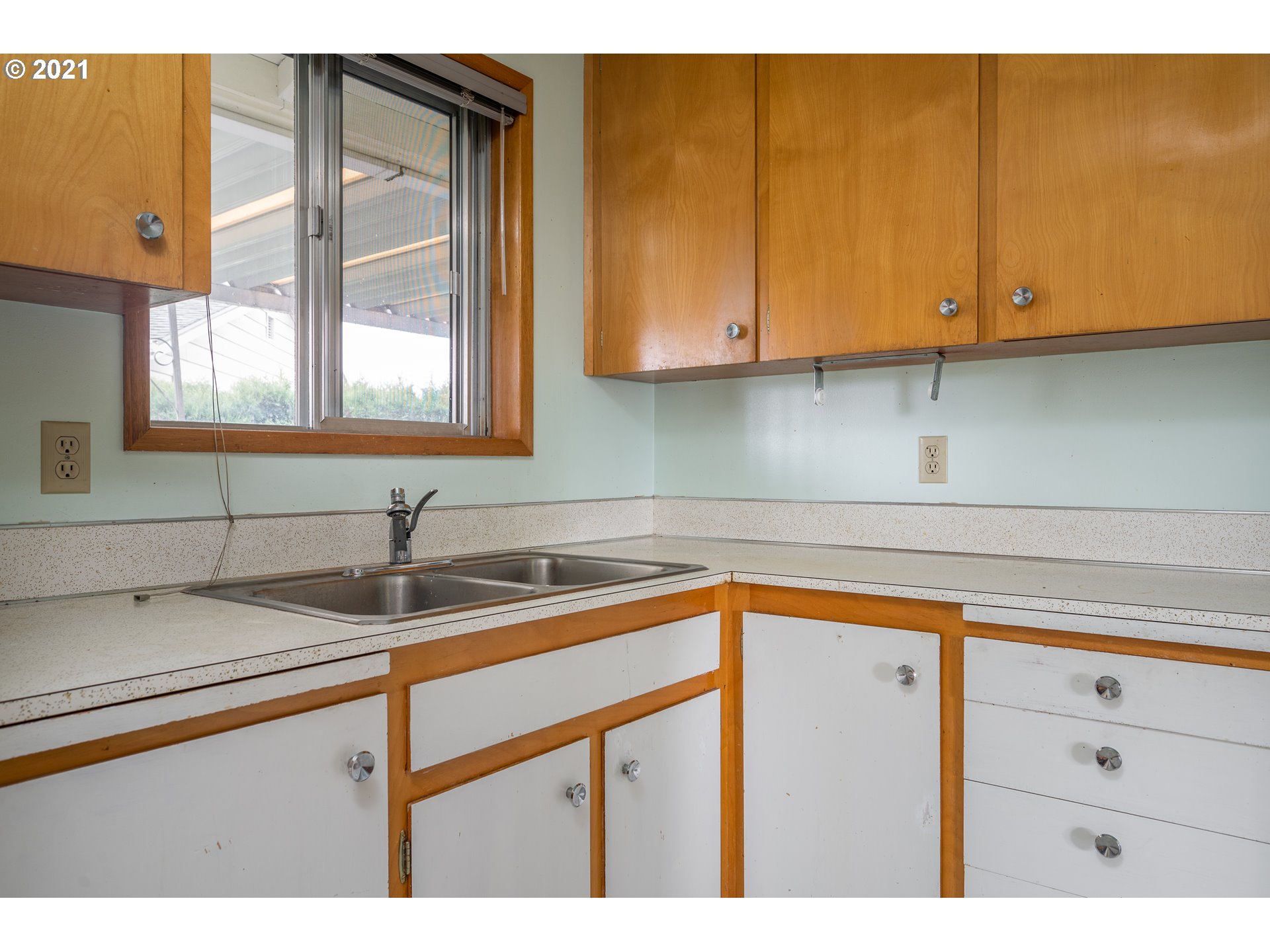 1249 Stanfield Road Woodburn, OR 97071 - Photo 5 of 21 Gallery Image 5