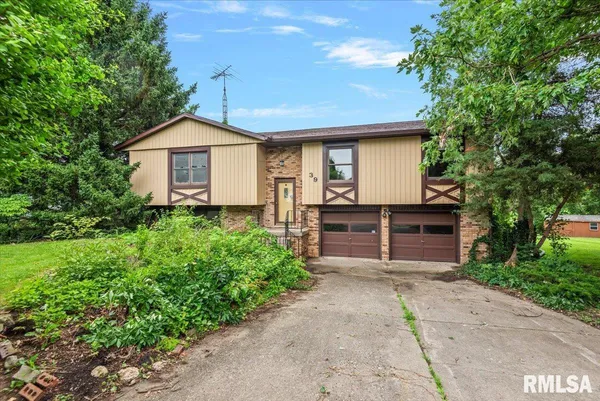 $209,900 | 39 Covered Bridge Acres, Glenarm, IL 62536