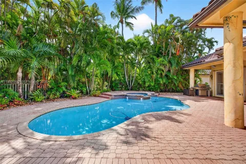 $1,000,000 | 1083 Southwest 156th Terrace, Pembroke Pines, FL 33027