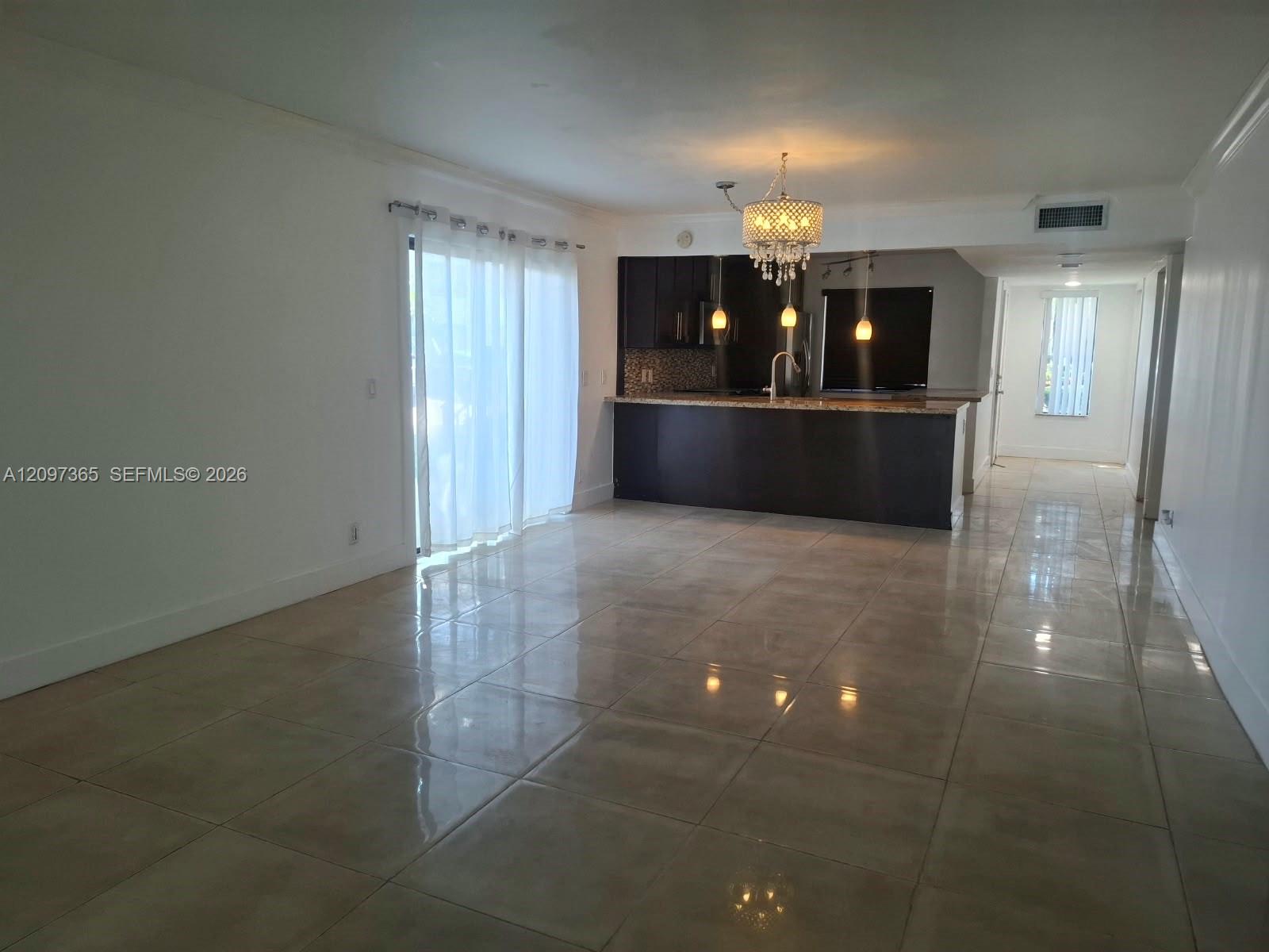 320 Racquet Club Road, Unit 104 Weston, FL 33326 - Photo 5 of 28 Gallery Image 5