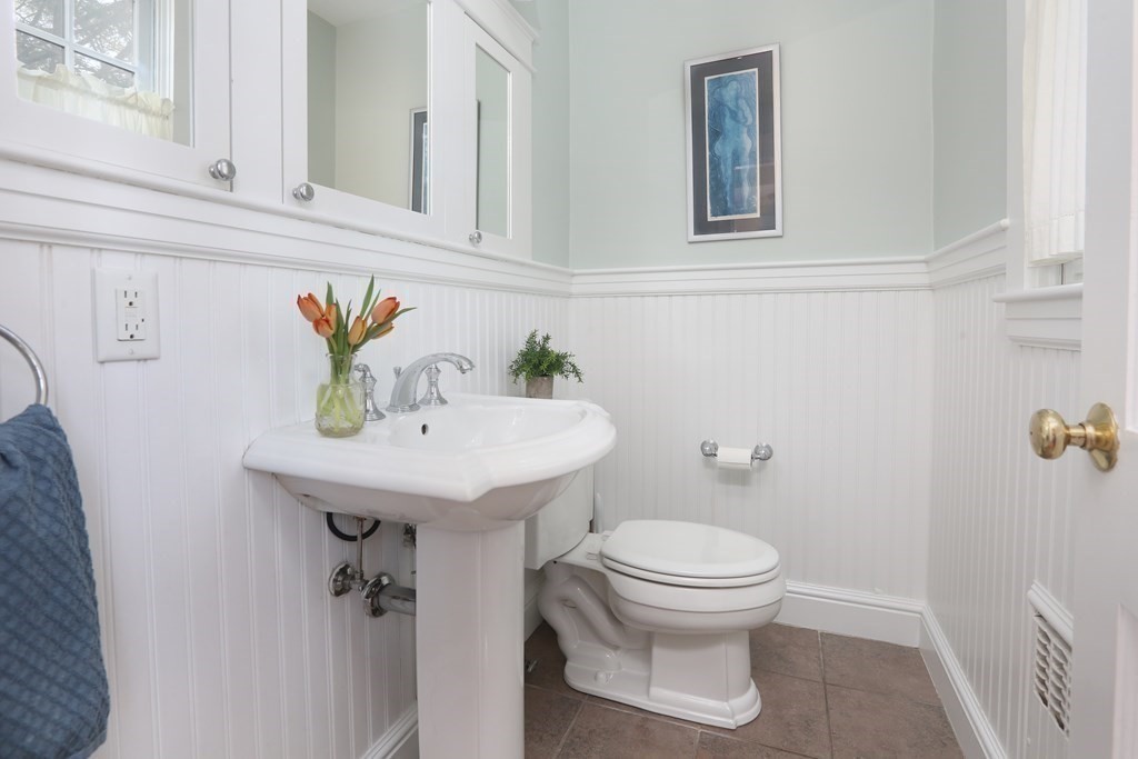 30 Glendale Road Belmont, MA 02478 - Photo 10 of 24 Gallery Image 10