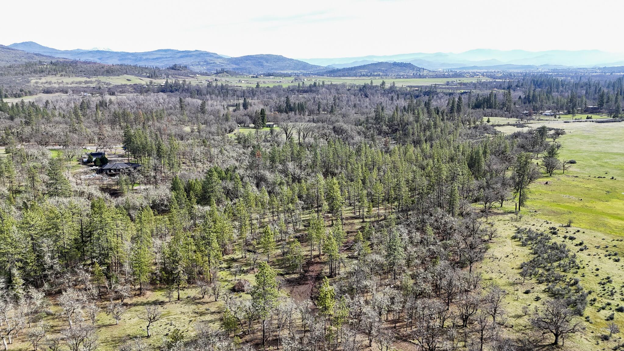 506 Greenleaf Drive Eagle Point, OR 97524 - Photo 18 of 38 DJI_20260227140131_0532_D