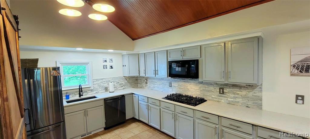 3004 Vreeland Road Trenton, MI 48183 - Photo 8 of 41