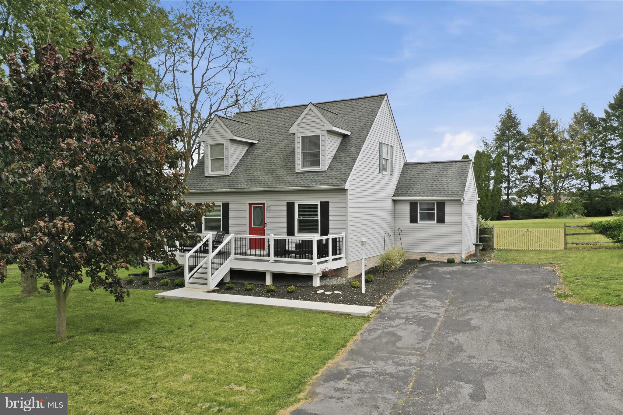 13427 Maugansville Road Hagerstown, MD 21740 - Photo 4 of 39