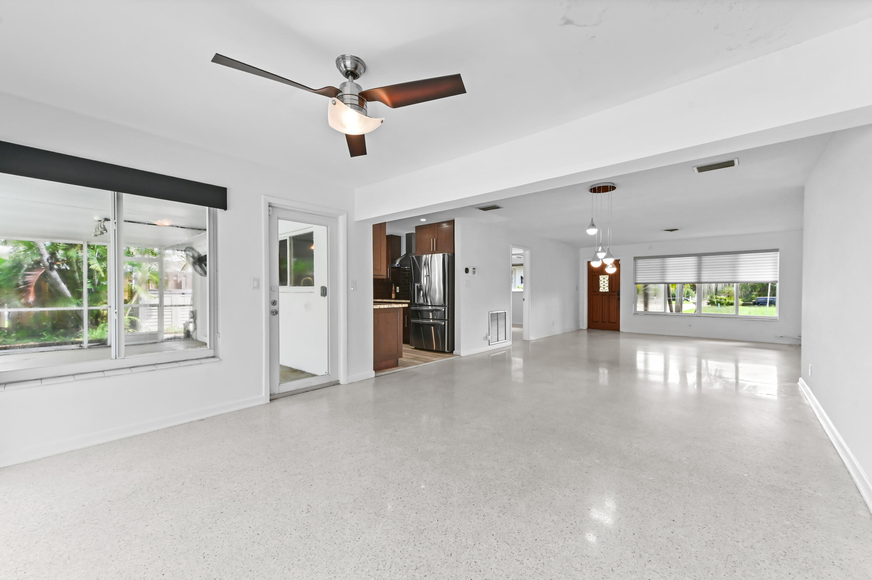 999 Northwest 3rd Avenue Boca Raton, FL 33432 - Photo 8 of 24 08 Family room 02