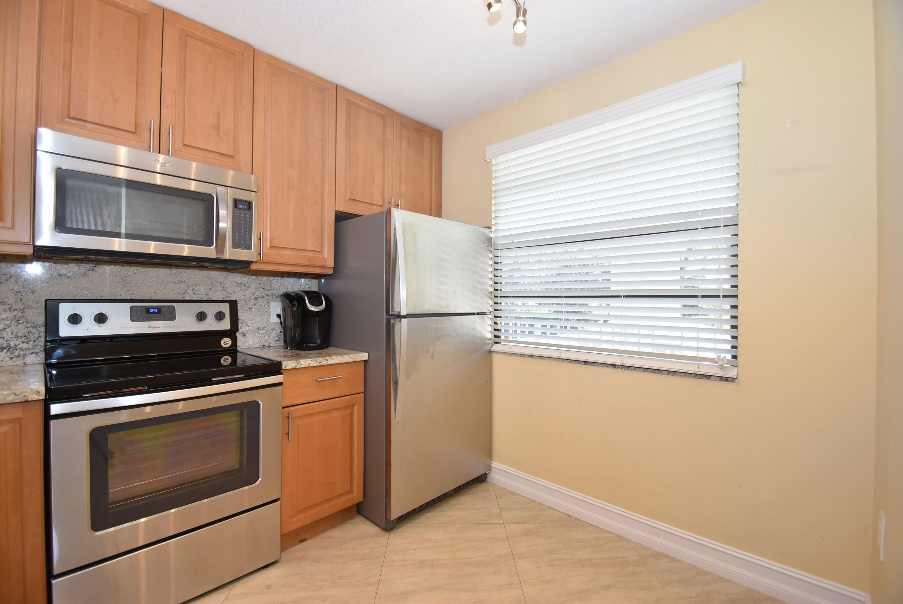 6037 Balboa Circle, Unit 203 Boca Raton, FL 33433 - Photo 3 of 28 kitchen
