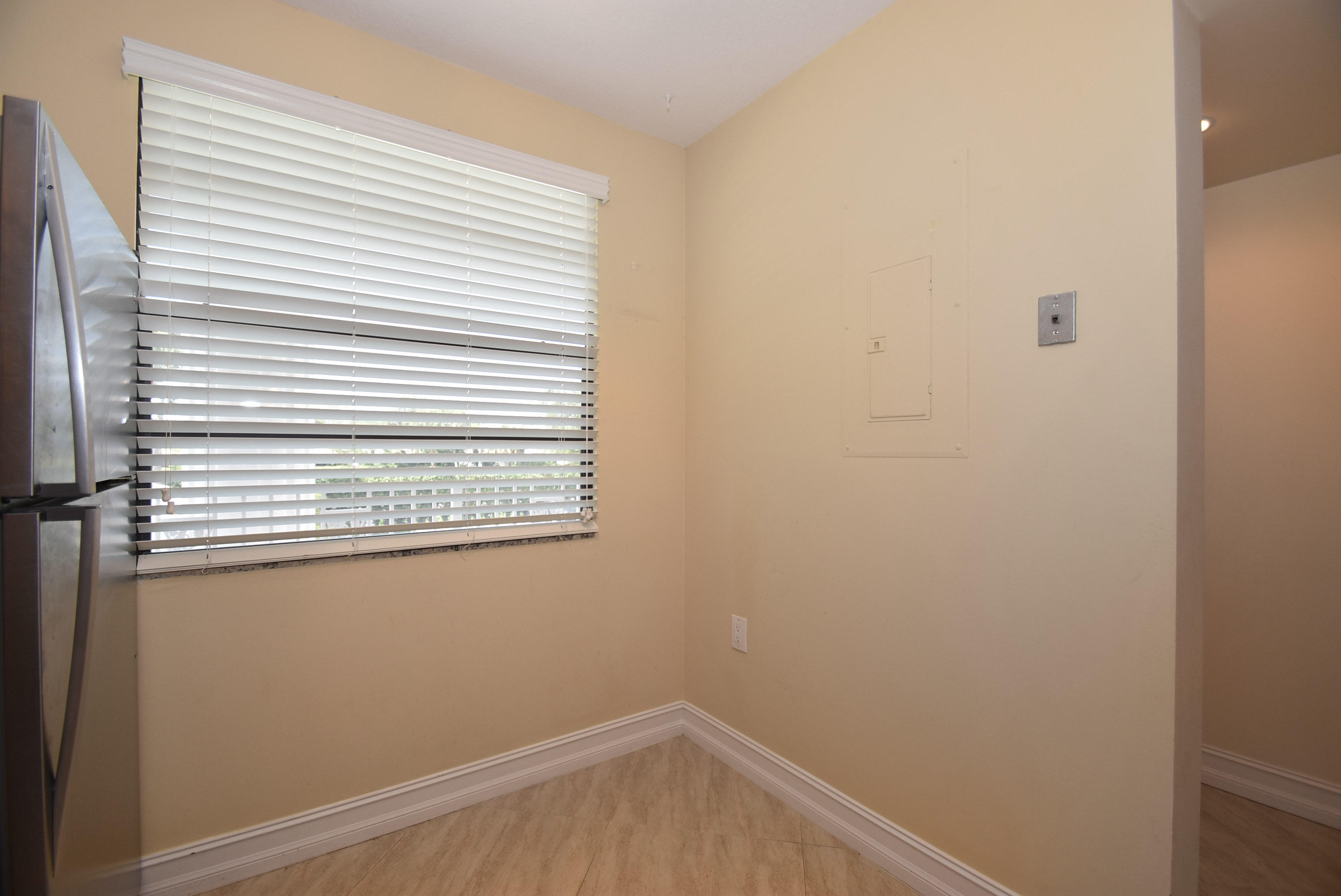 6037 Balboa Circle, Unit 203 Boca Raton, FL 33433 - Photo 8 of 28 kitchen
