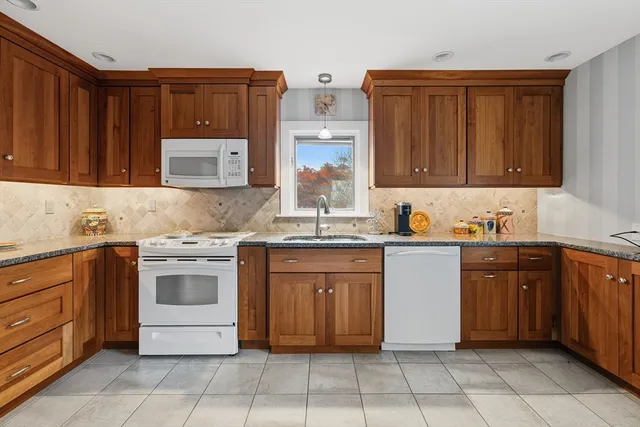 $559,000 | 50 Gaywood Street, Dartmouth, MA 02747