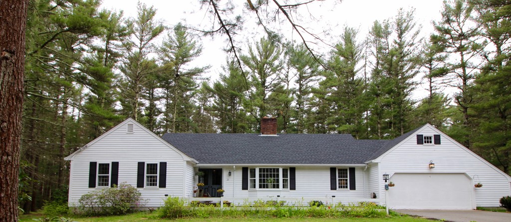 23 Randall Road Rochester, MA 02770 - Photo 1 of 27