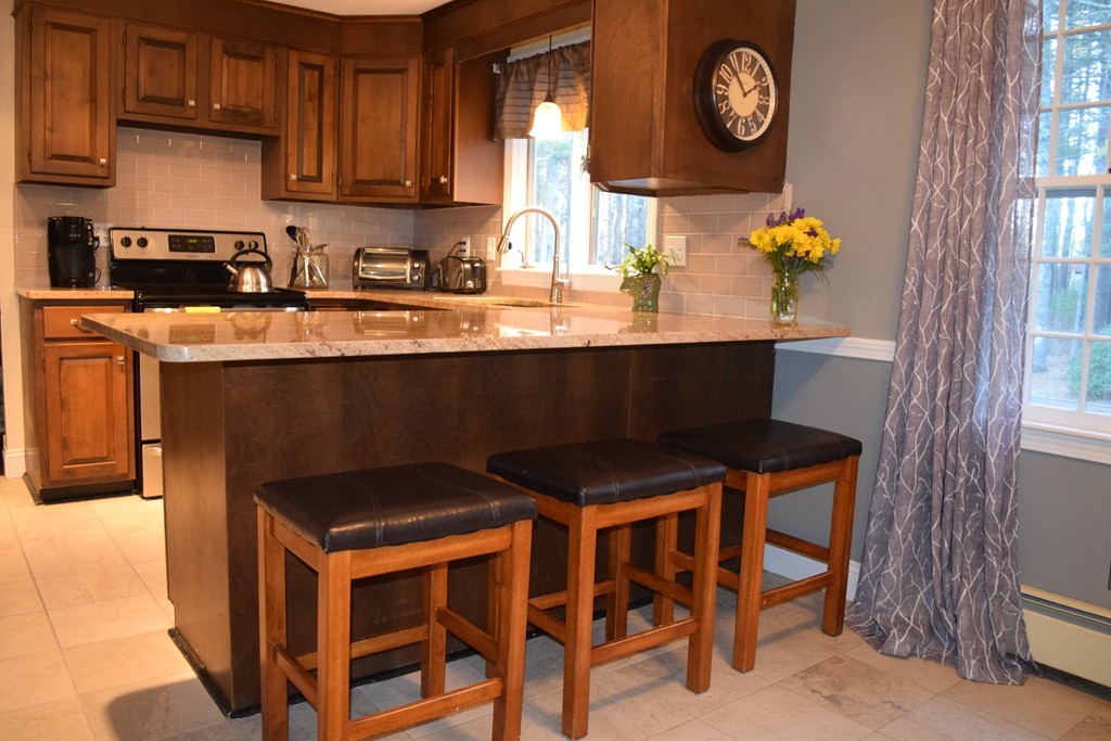 23 Randall Road Rochester, MA 02770 - Photo 6 of 27