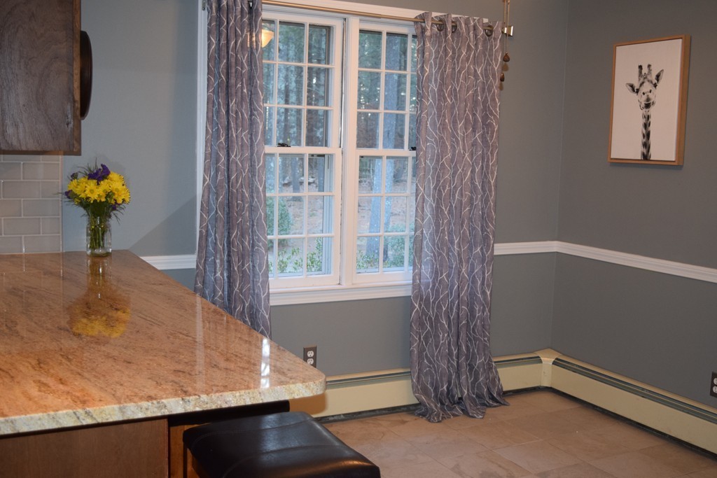 23 Randall Road Rochester, MA 02770 - Photo 7 of 27
