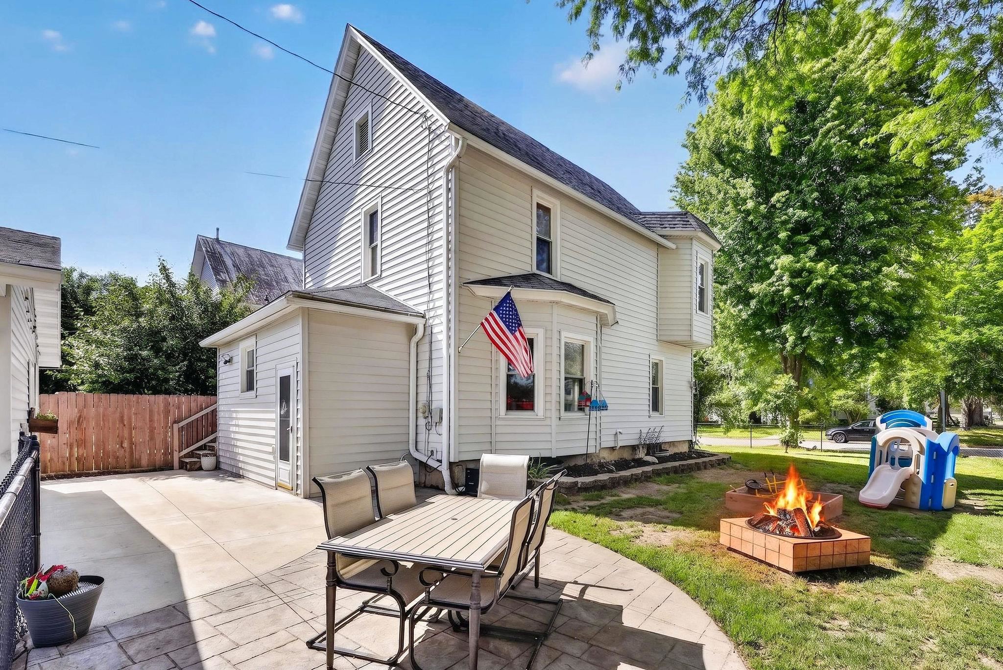 432 6th Street Baraboo, WI 53913 - Photo 5 of 56