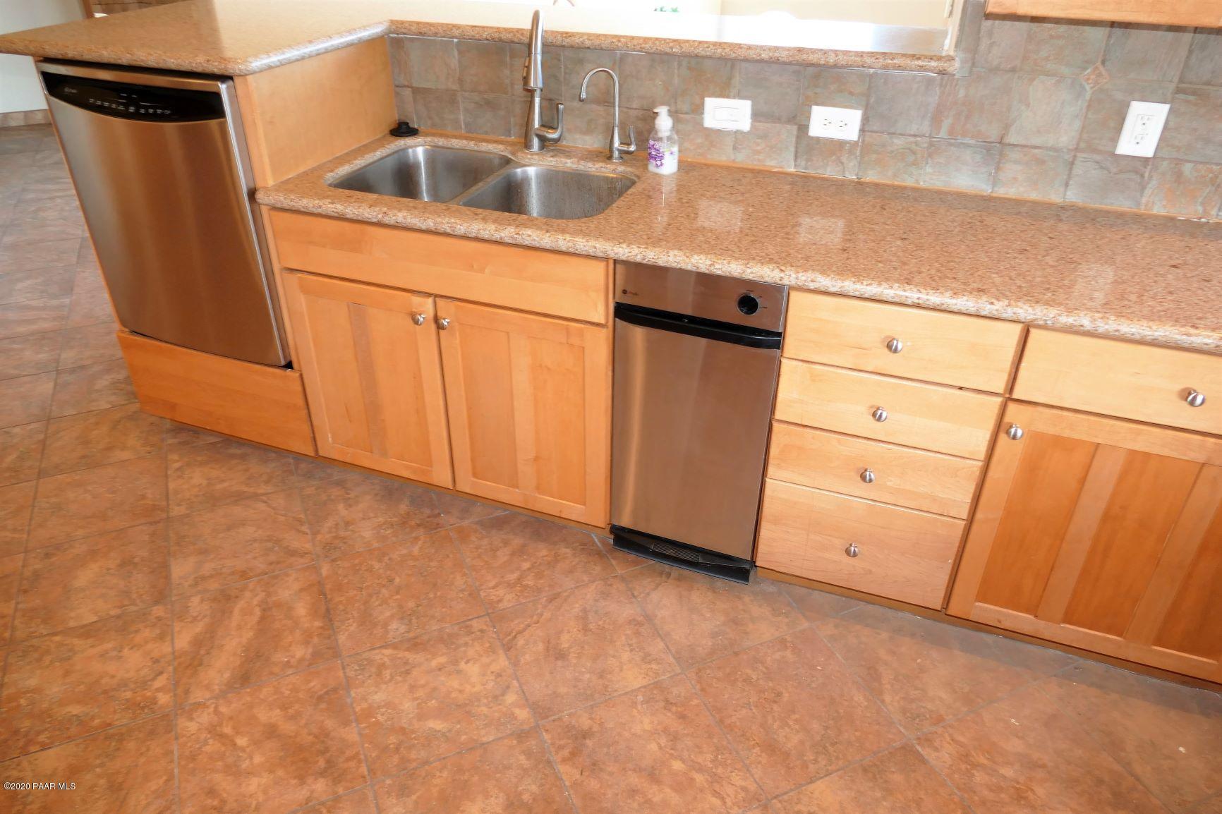 12465 Tuscan Ridge Road Cornville, AZ 86325 - Photo 14 of 47 Kitchen - 3