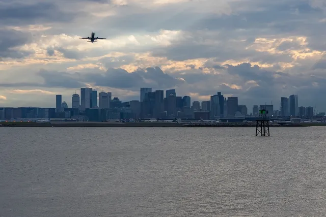 $2,200 | 285 Lynn Shore Drive, Unit 710, Lynn, MA 01902