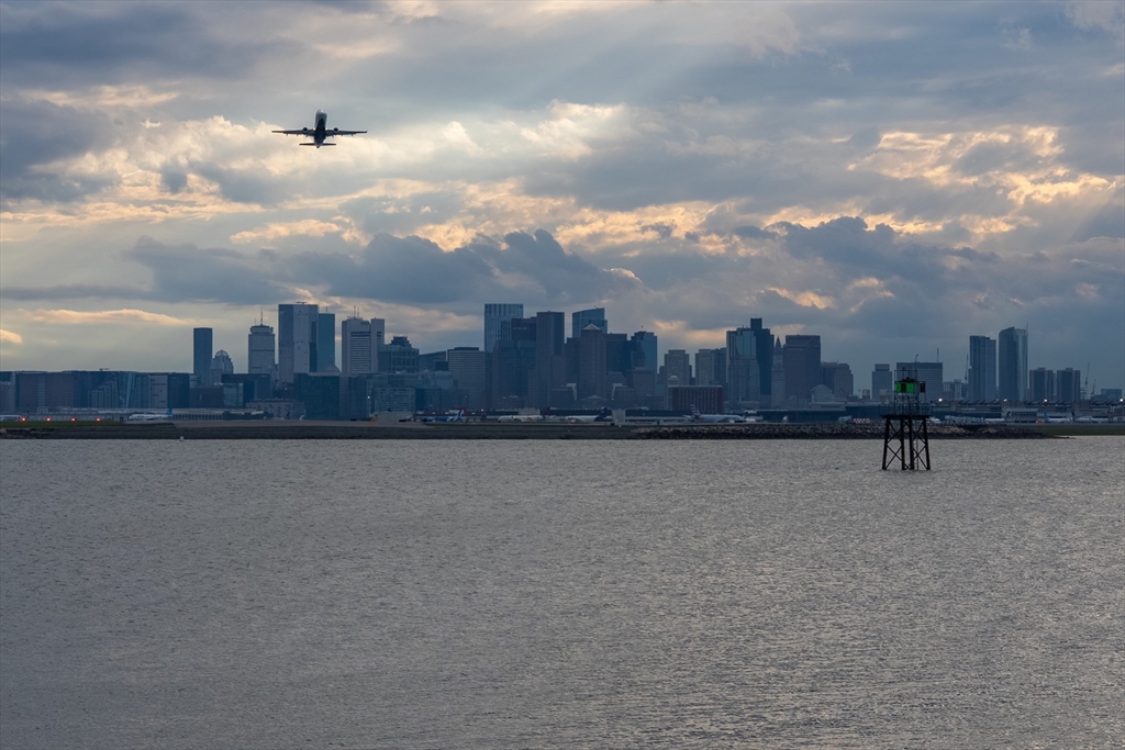 285 Lynn Shore Drive, Unit 710 Lynn, MA 01902 - Photo 26 of 26 a view of a lake
