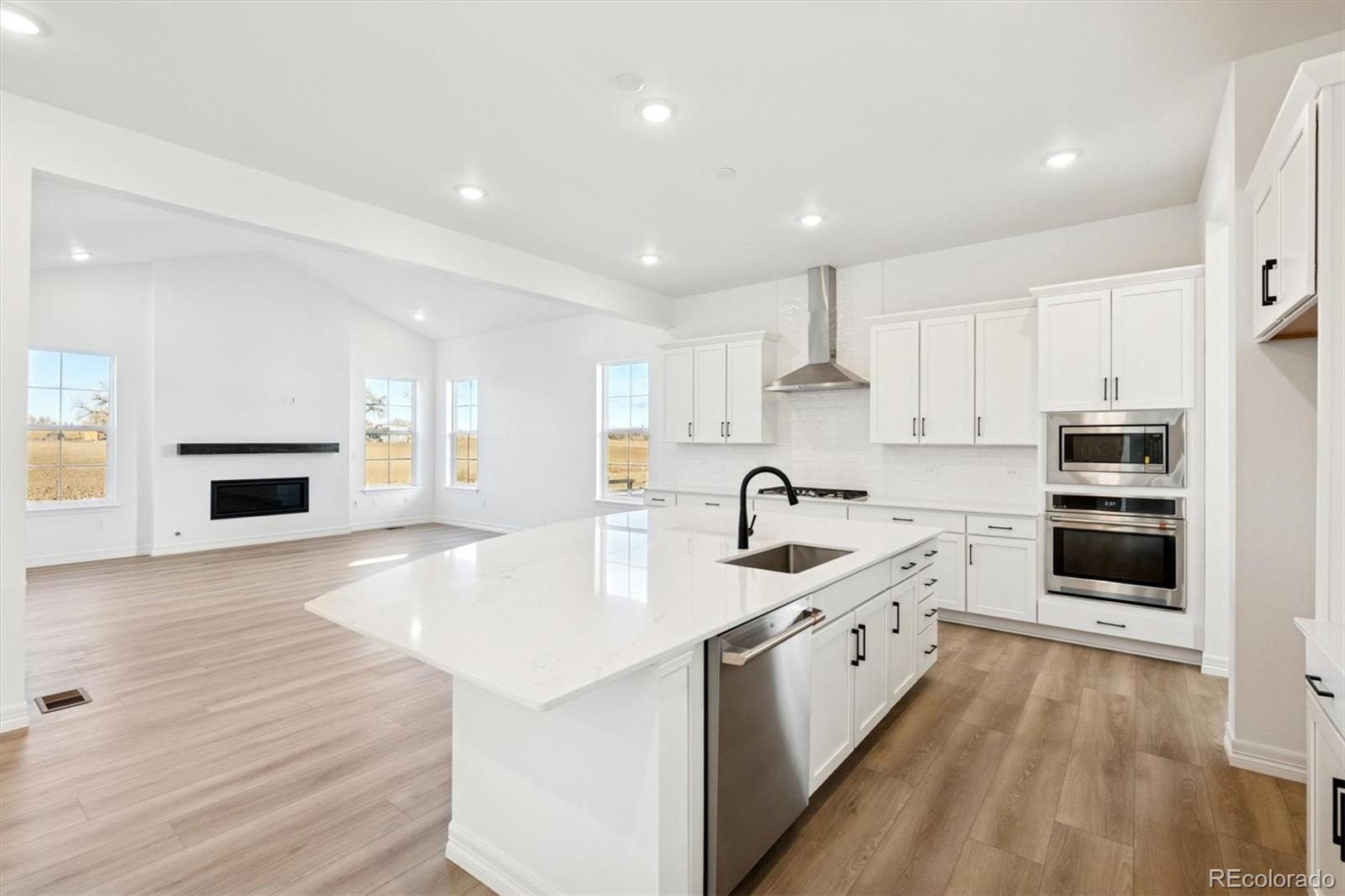 6114 Oban Road Timnath, CO 80547 - Photo 6 of 26 Gallery Image 6