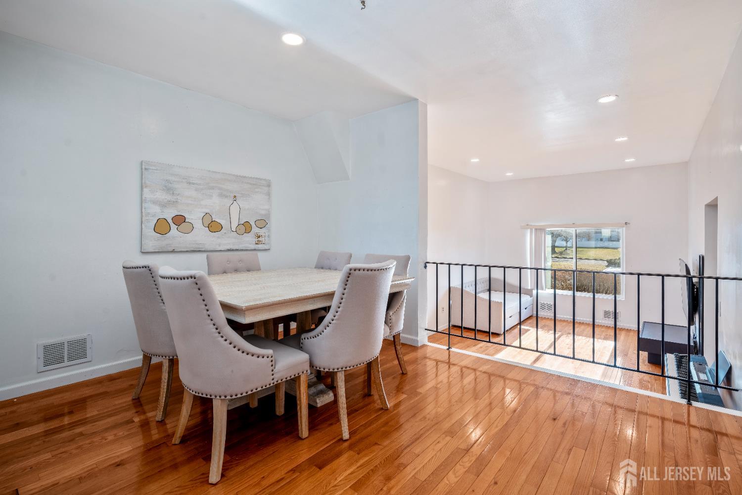 424 Middlewood Road Middletown, NJ 07748 - Photo 3 of 22