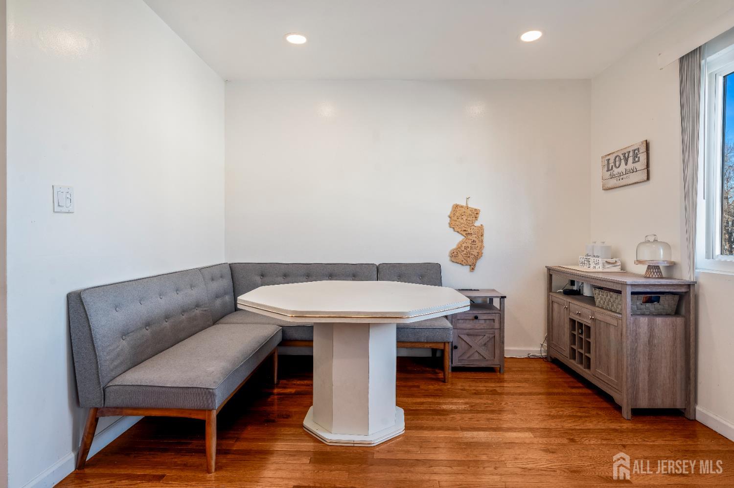 424 Middlewood Road Middletown, NJ 07748 - Photo 5 of 22