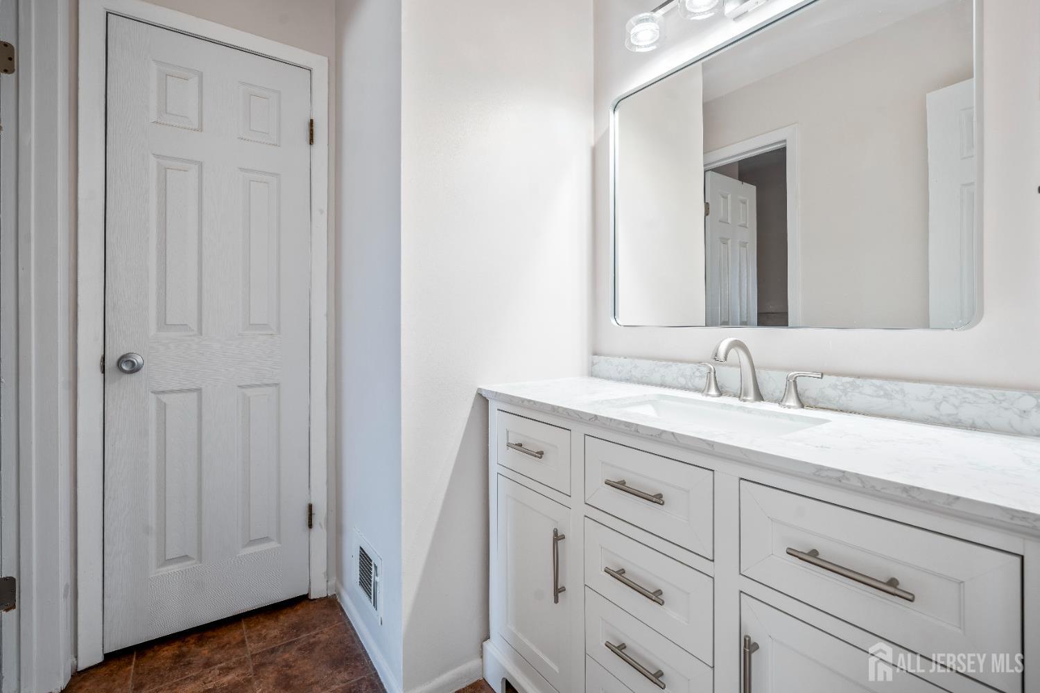 424 Middlewood Road Middletown, NJ 07748 - Photo 9 of 22