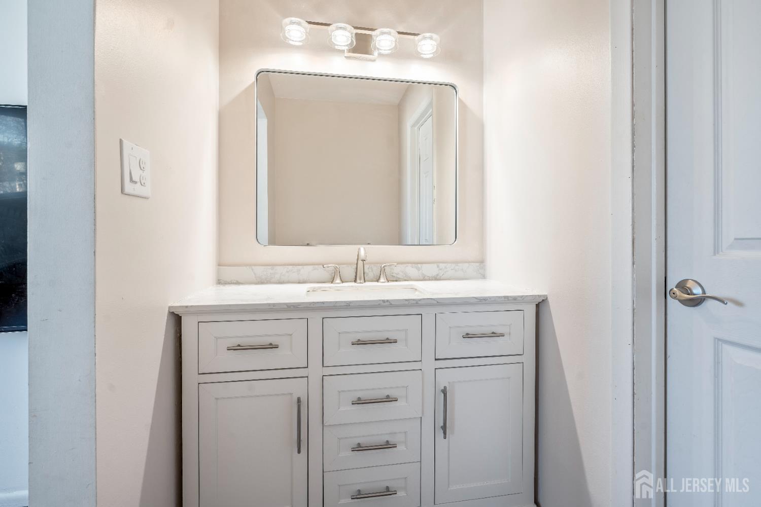 424 Middlewood Road Middletown, NJ 07748 - Photo 10 of 22