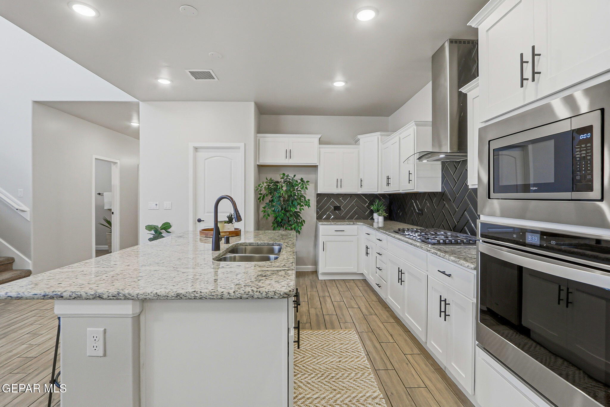 13721 Eccles Road El Paso, TX 79928 - Photo 13 of 45 10-web-or-mls-IMG_3435