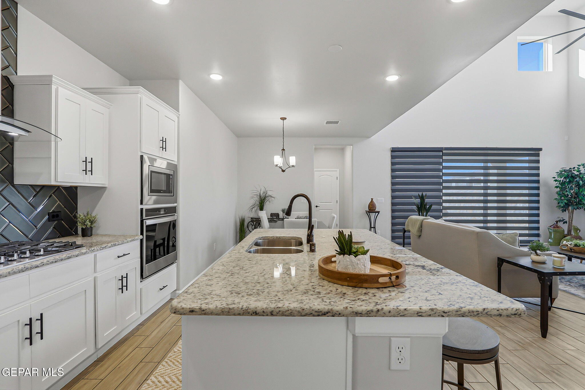 13721 Eccles Road El Paso, TX 79928 - Photo 14 of 45 14-web-or-mls-IMG_3463