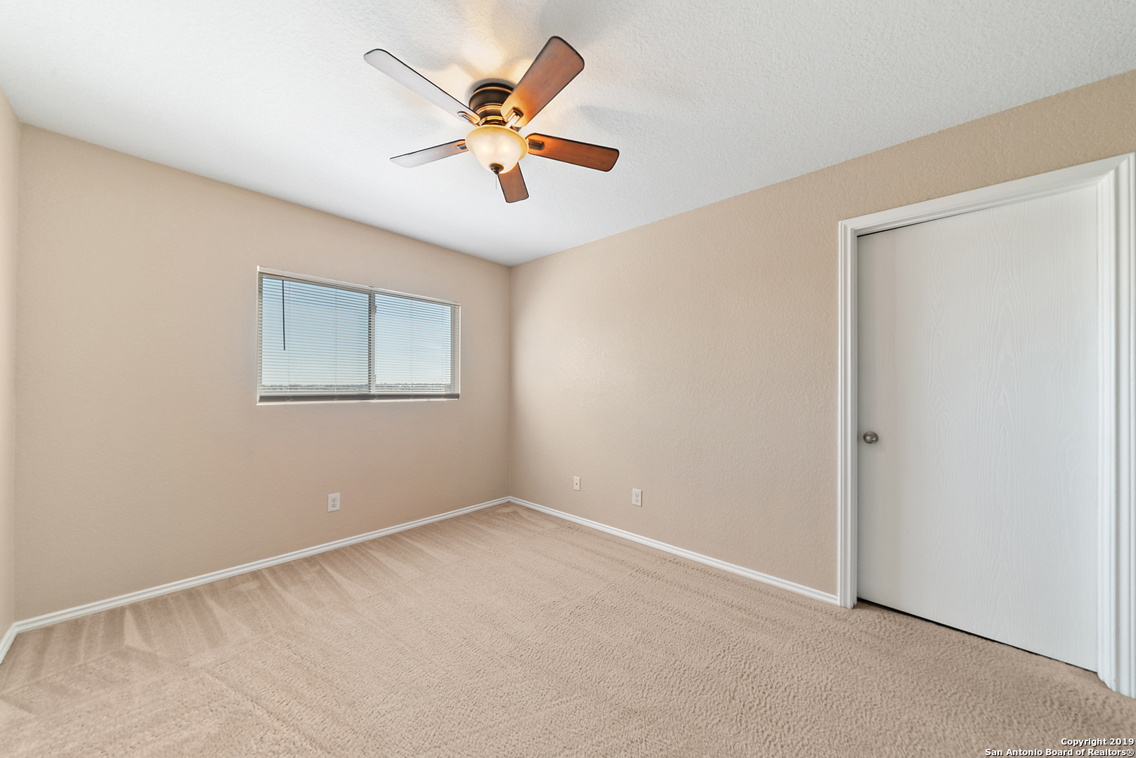 264 Cactus Patch Schertz, TX 78154 - Photo 20 of 25 an empty room with a window