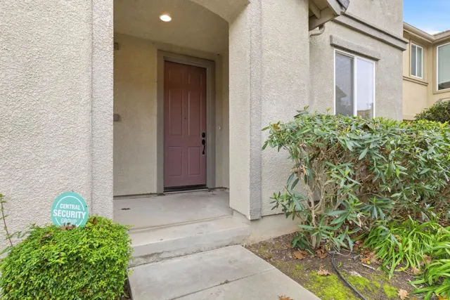 $2,600 | 11 Stony Hill Place, Sacramento, CA 95835