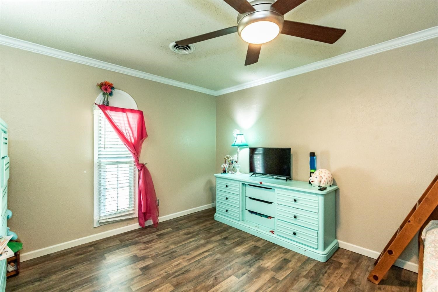 2404 North Ridge Road Lubbock, TX 79403 - Photo 34 of 50 Third Bedroom