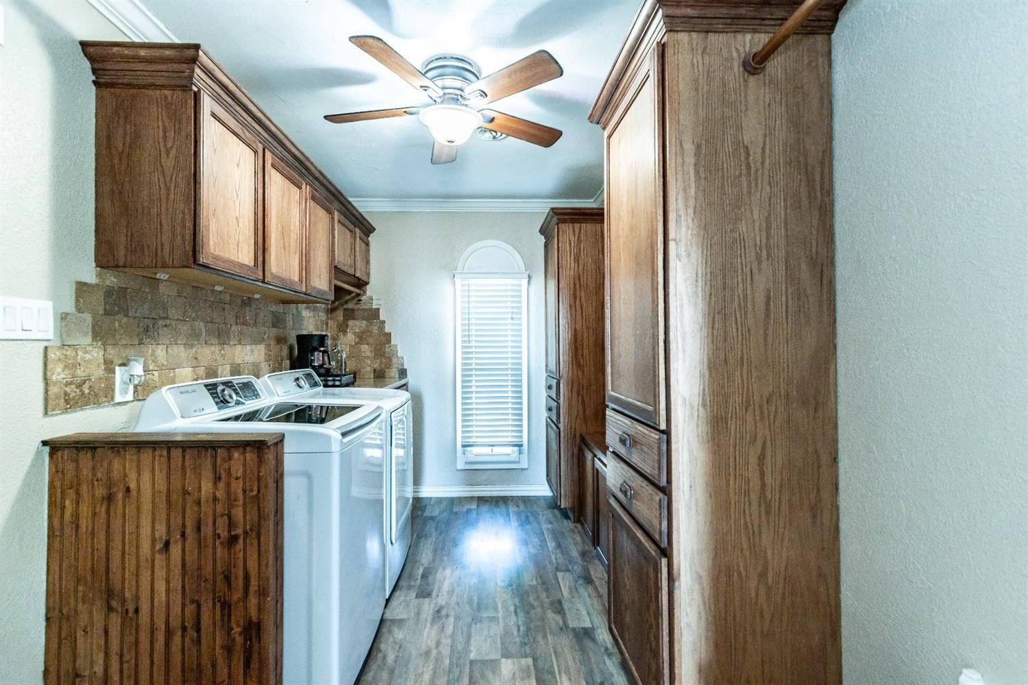 2404 North Ridge Road Lubbock, TX 79403 - Photo 36 of 50 Utility Room