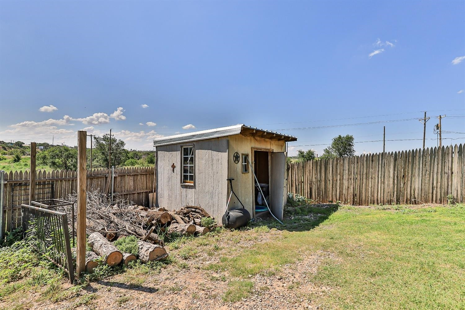 2404 North Ridge Road Lubbock, TX 79403 - Photo 48 of 50 Shed