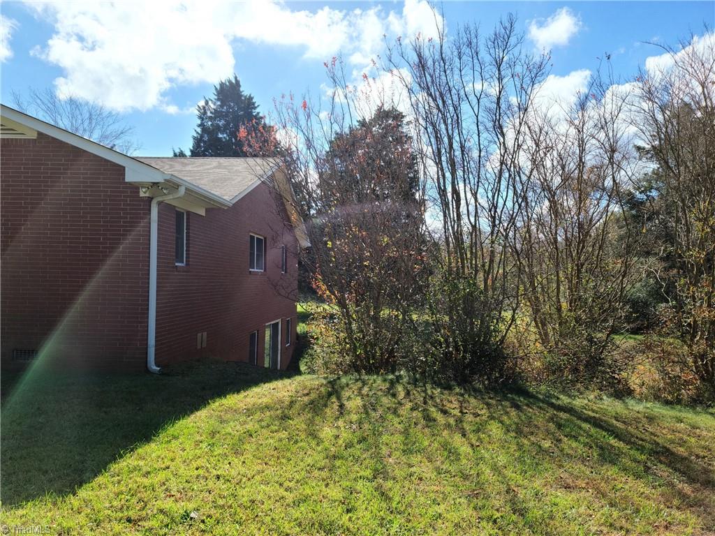 4862 Murray Road Winston-Salem, NC 27106 - Photo 20 of 22 Right side of house