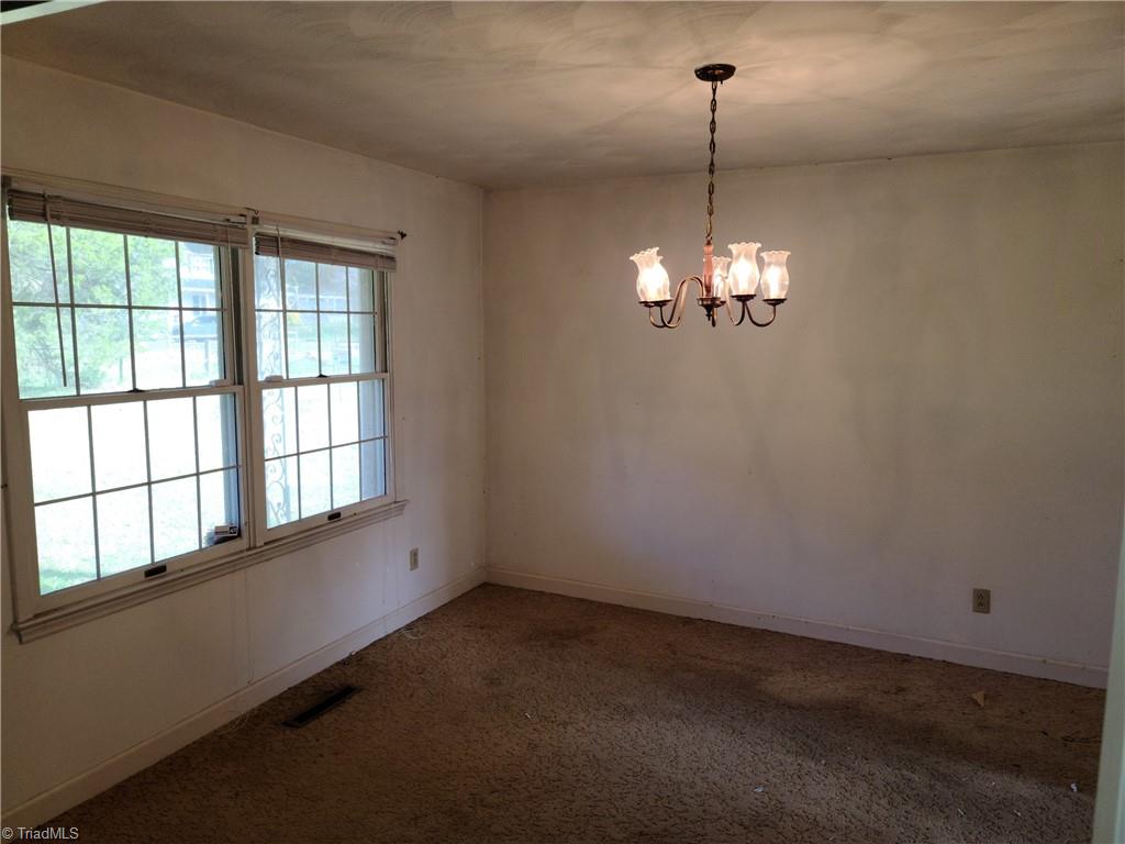 4862 Murray Road Winston-Salem, NC 27106 - Photo 6 of 22 Dining Room