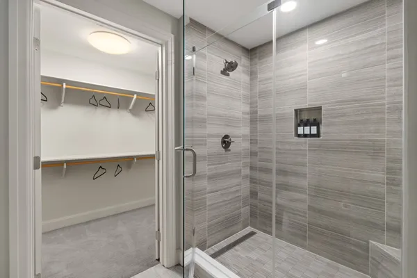 $2,817 | 2511 Willowick Road, Unit 716, Houston, TX 77027