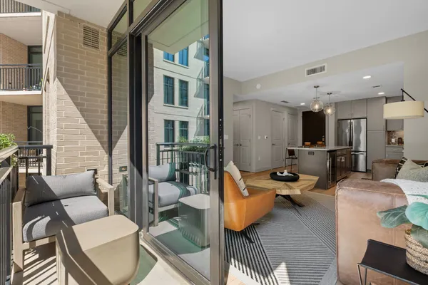 $2,817 | 2511 Willowick Road, Unit 716, Houston, TX 77027