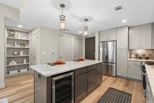 $2,883 | 2511 Willowick Road, Unit 716, Houston, TX 77027