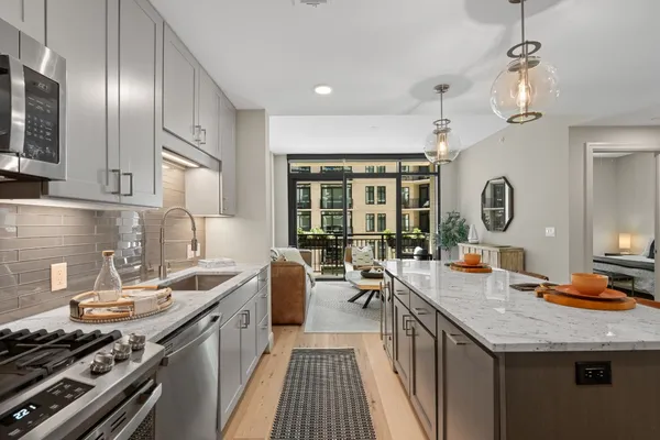 $2,883 | 2511 Willowick Road, Unit 716, Houston, TX 77027