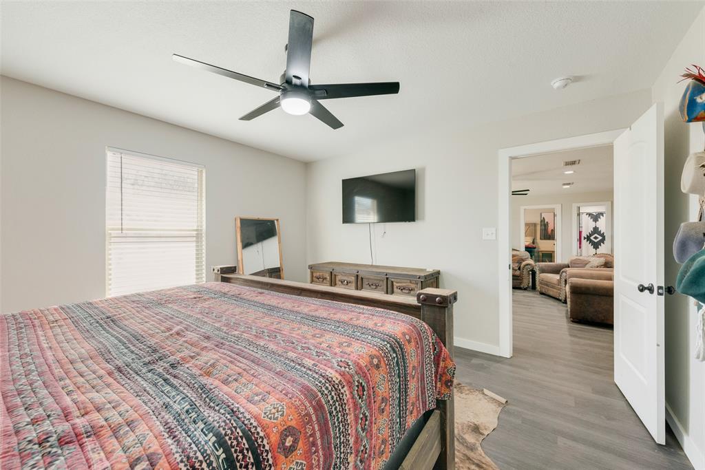 711 801c Cleburne, TX 76031 - Photo 17 of 37