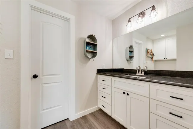 $885,000 | 711 801c, Cleburne, TX 76031