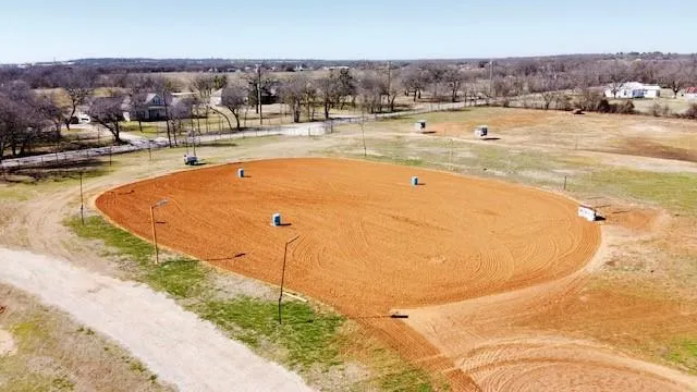 $885,000 | 711 801c, Cleburne, TX 76031